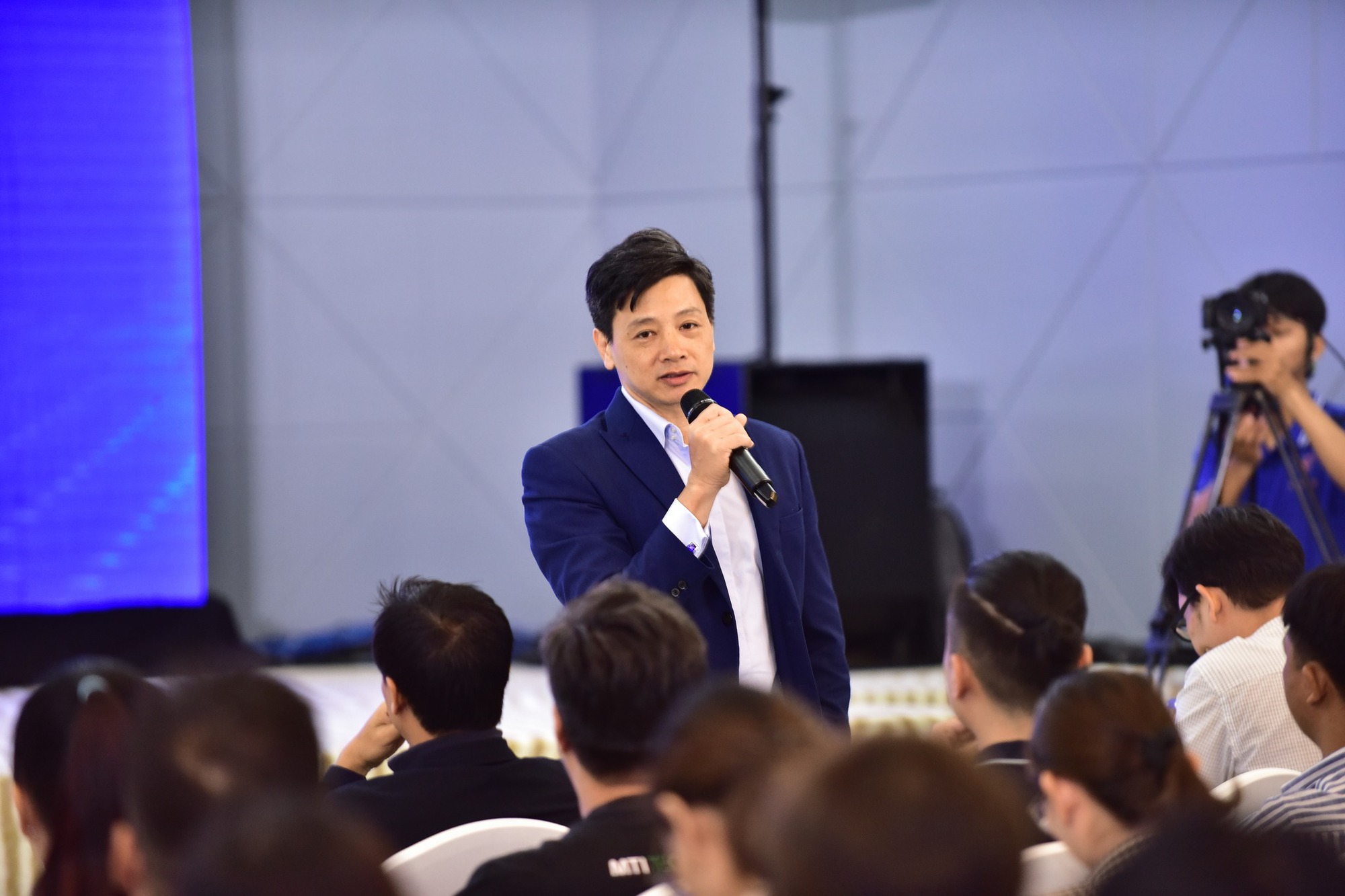 Người tiêu dùng Việt tăng cường sự chủ động trong lựa chọn sản phẩm công nghệ