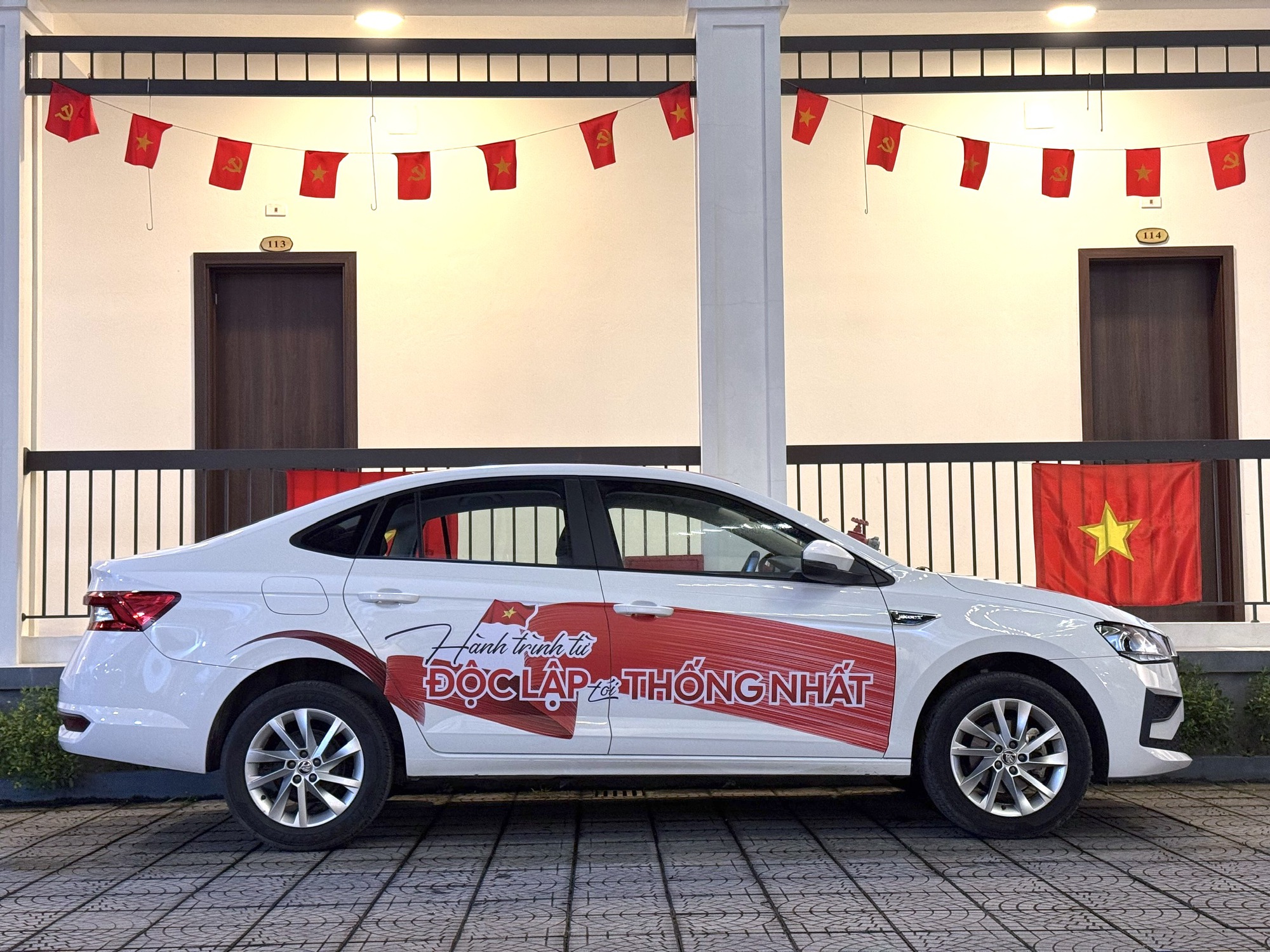 Ảnh toàn cảnh xe Skoda Slavia