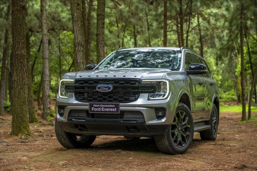 Ford Everest dẫn đầu phân khúc xe gầm cao cỡ D
