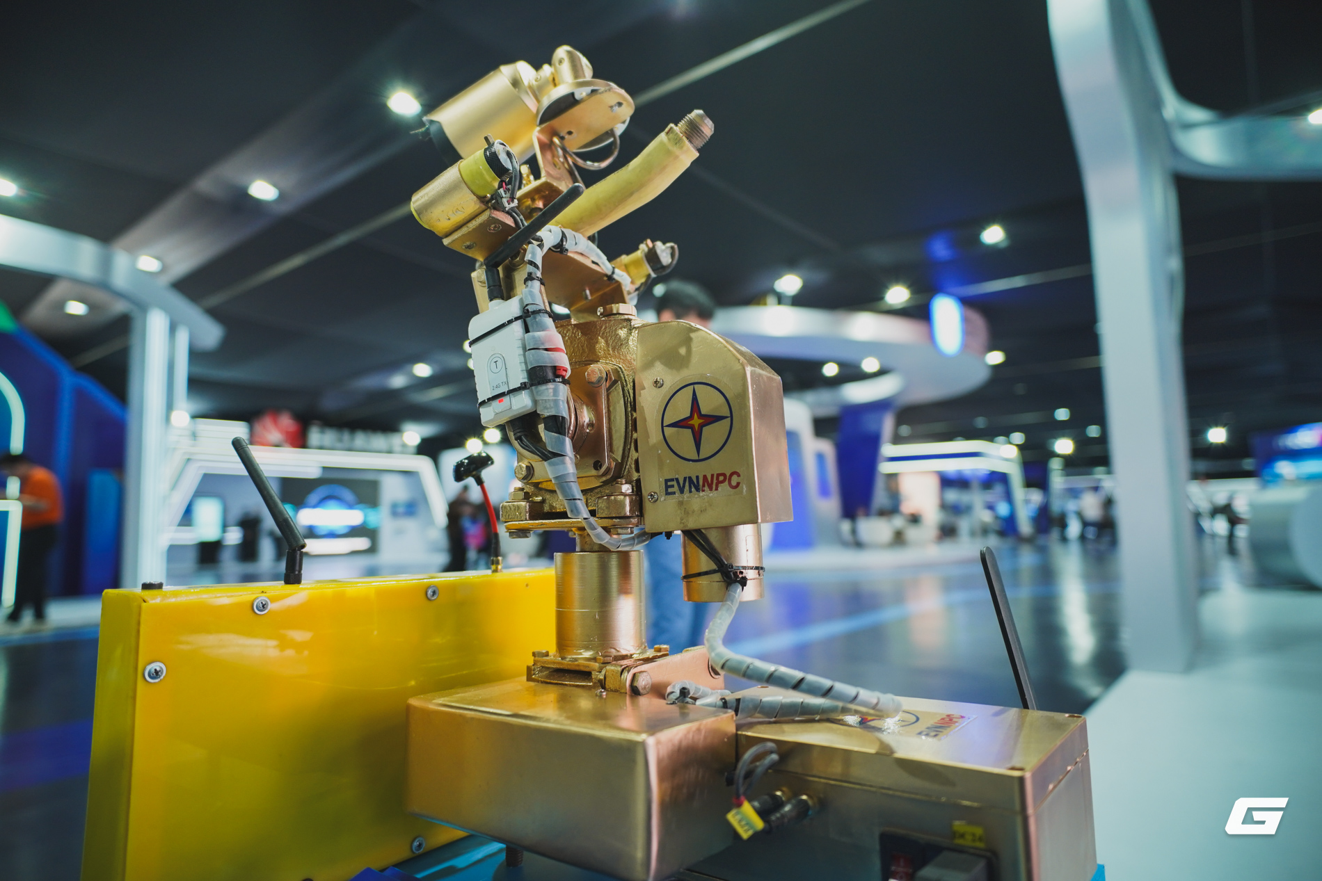 Ứng dụng cứu hỏa với robot phun nước Robot vệ sinh và cứu hỏa lưới điện