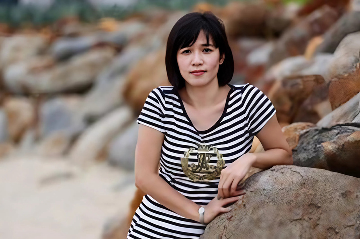 Cô bé bán báo 'Biệt động Sài Gòn': Làm tiếp viên hàng không, sống kín tiếng- Ảnh 3. Hình ảnh hiếm hoi của Vân Dung