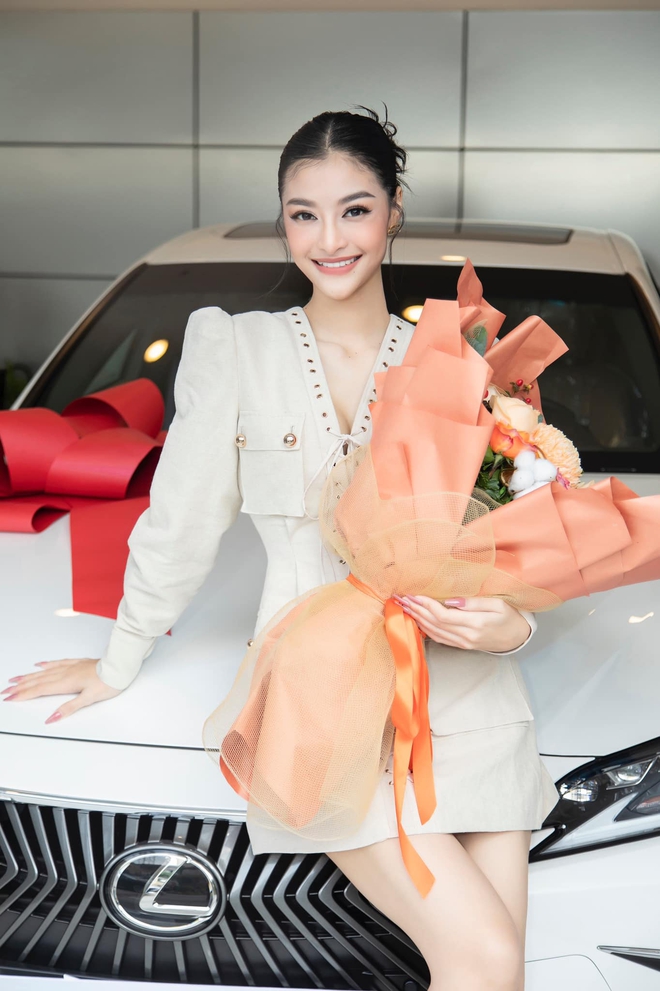 Xe sang của Lona Kiều Loan