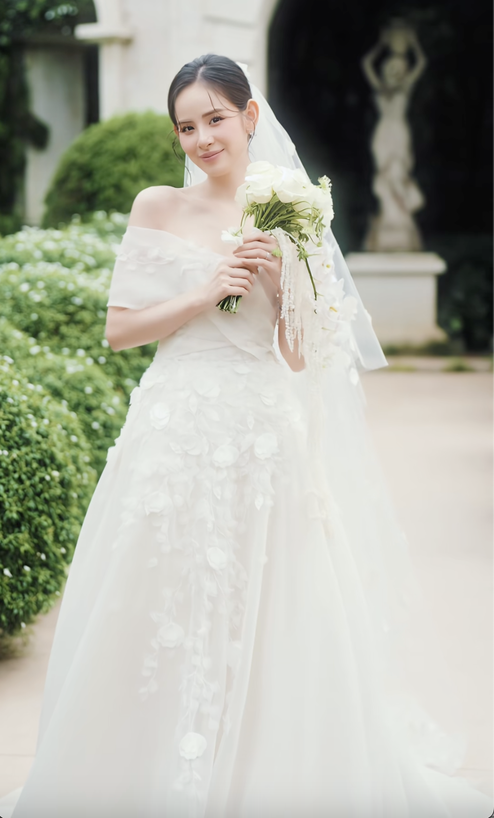 Ảnh đôi của Hương Liên với chồng thiếu gia