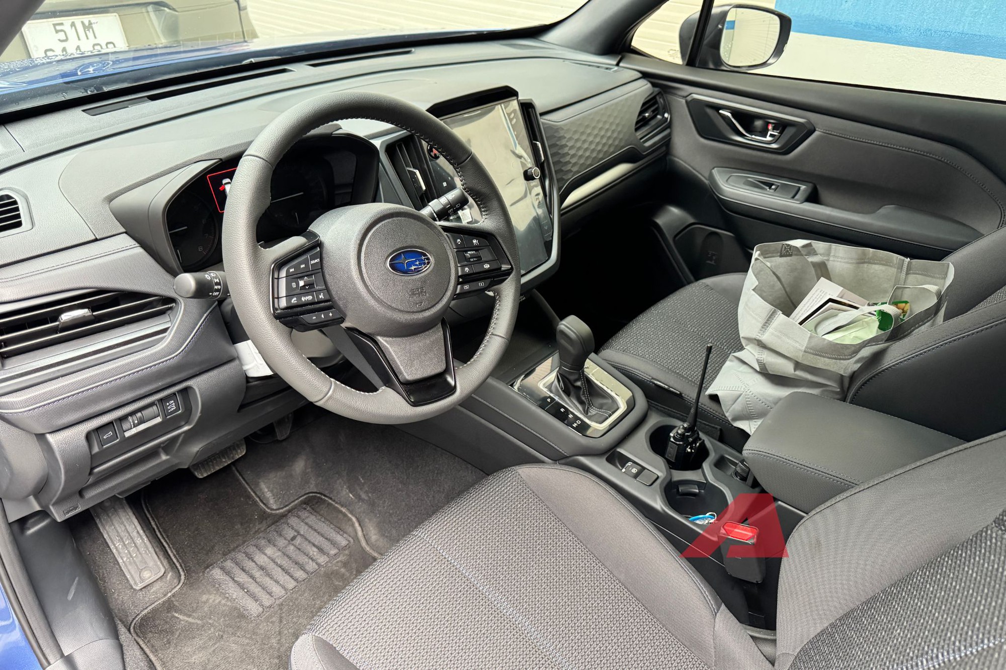 Cầm lái Subaru Forester vừa ra mắt: Động cơ mạnh hơn, tăng tốc tốt hơn nhưng ‘nước hậu’ còn yếu- Ảnh 2. Nội thất phiên bản i-L EyeSight