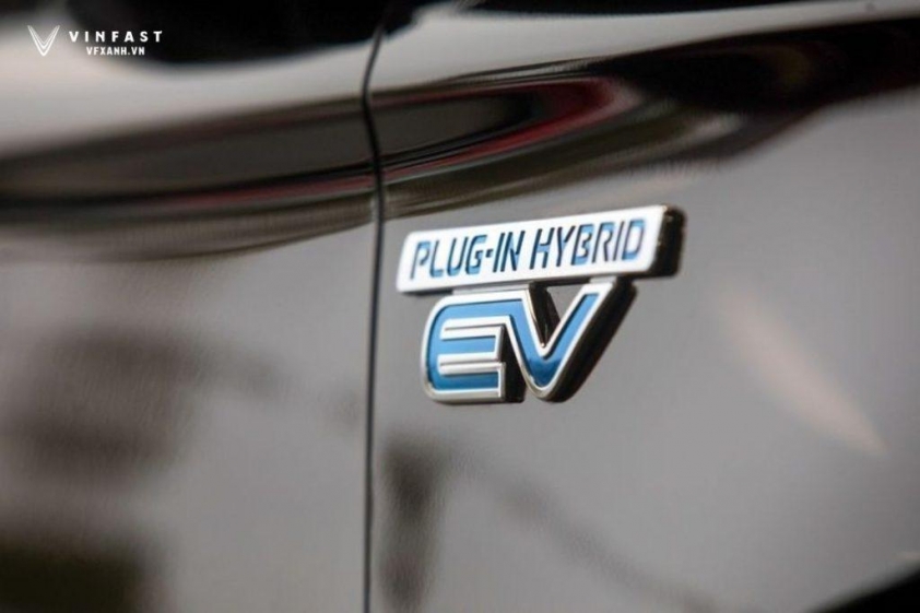 VinFast ra mắt xe hybrid: Hybrid cắm sạc, vậy động cơ xăng loại nào? Xe VinFast hybrid mới ra mắt