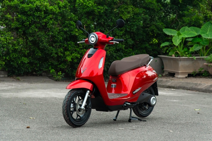 Xe điện dành cho người trẻ di chuyển nội thành Xe điện tốc độ cao phù hợp đi lại trong thành phố