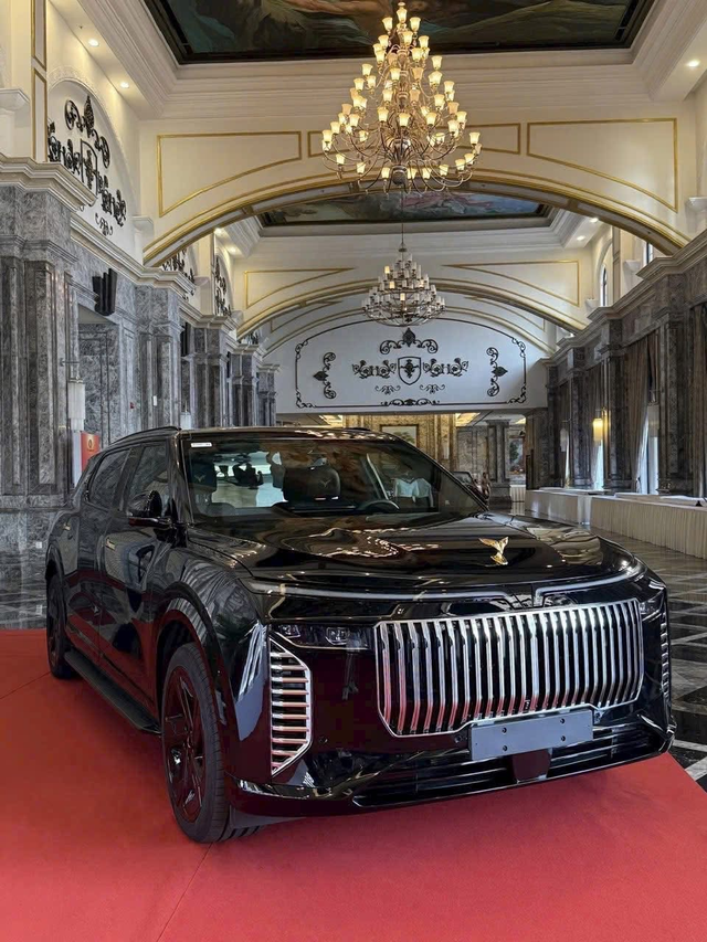 Hình ảnh một chiếc limousine VinFast