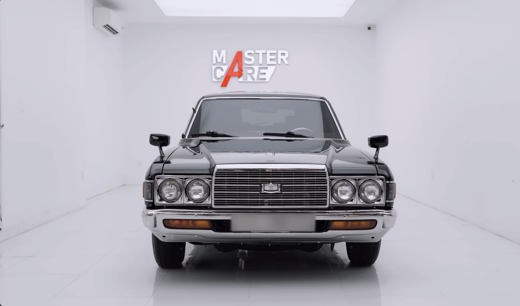 Các chi tiết inox mới trên thân xe