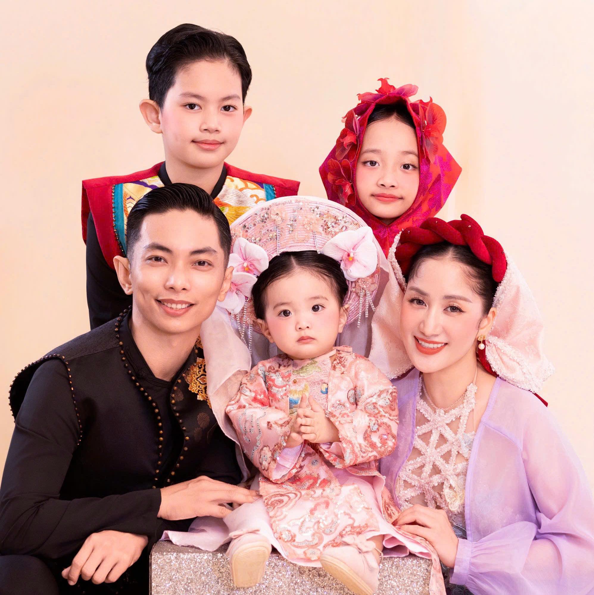 Cặp đôi cô trò chênh lệch tuổi vẫn hôn nhân viên mãn
