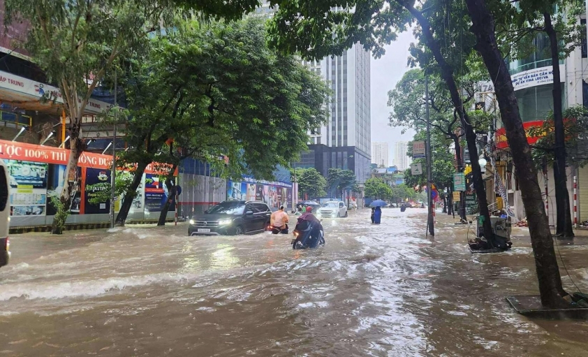 Ảnh hưởng của mưa lớn tại Hà Nội