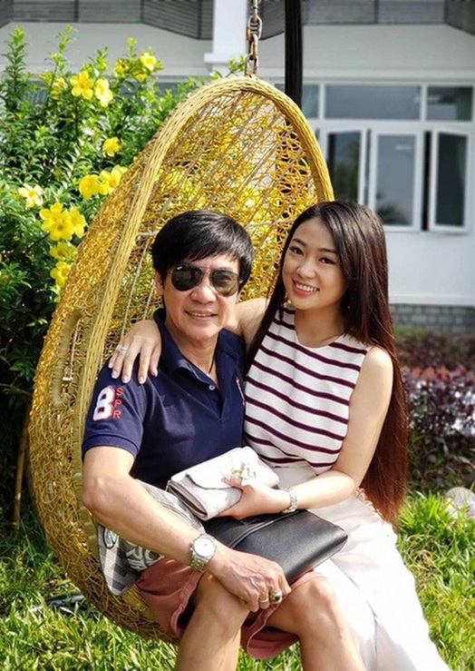 Diễn viên Lê Huỳnh cùng vợ Mỹ Linh